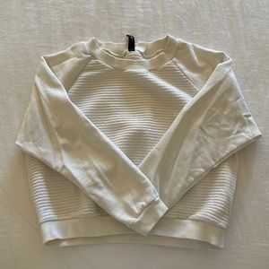 Cropped white 3/4 sleeve white sweater